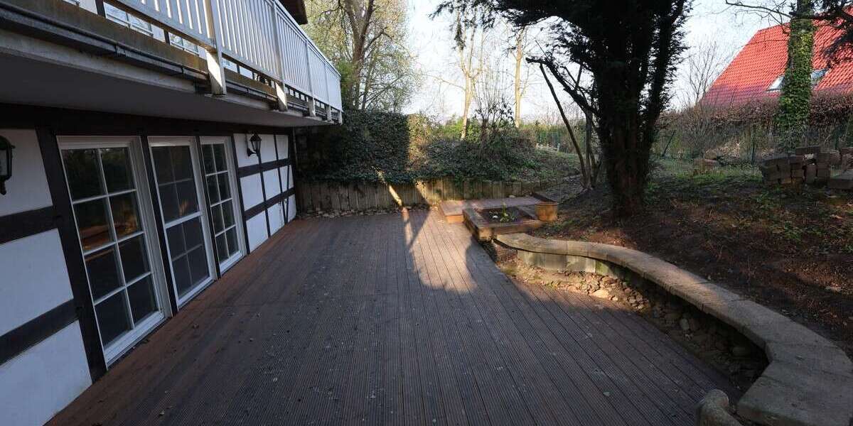 Exklusive Villa mit Wellnessbereich, Pool & großem Grundstück (inkl. Renovierung und neuem Dach) - Villa Hüllhorst | Angebot:27308745