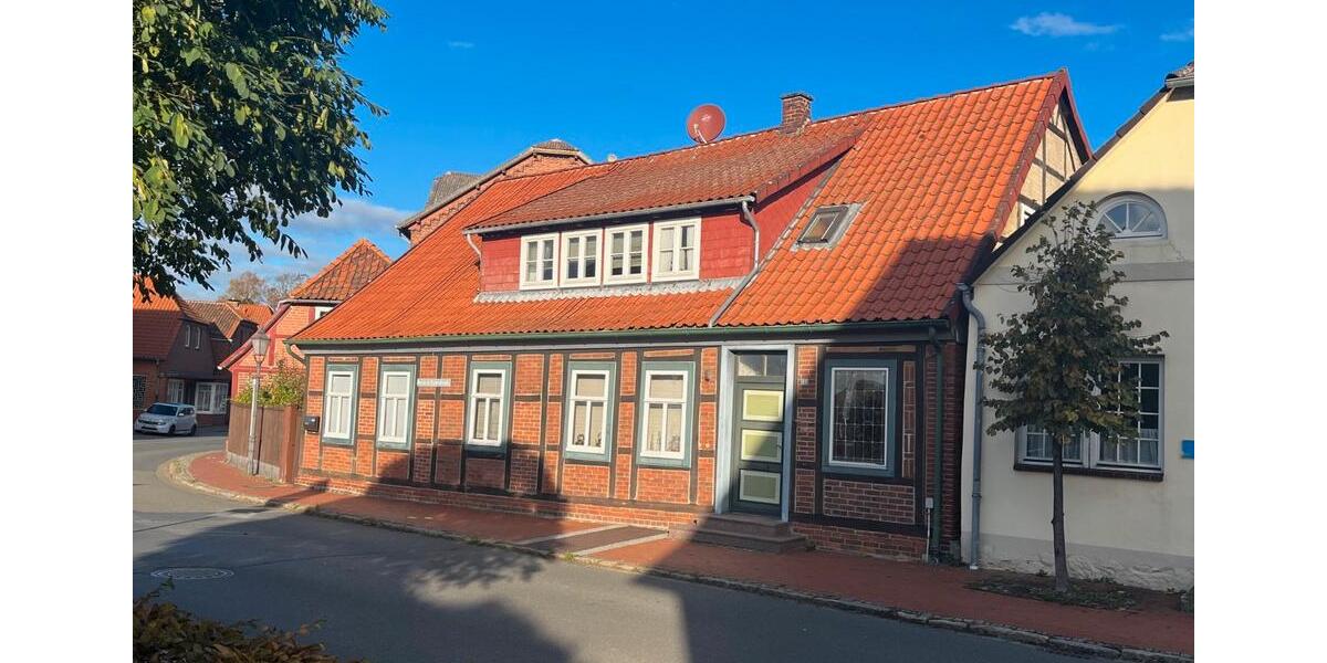 Einfamilienhaus Bleckede - 9 Zimmer, 148 m&sup2;, 269.000&euro; | Angebot:26180320