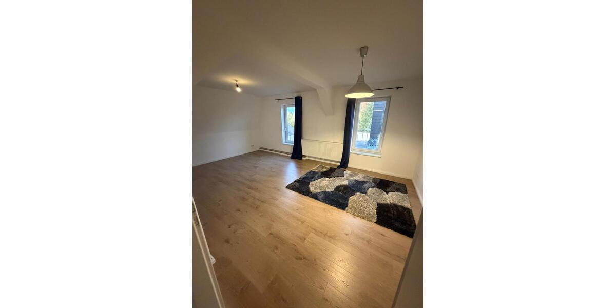 Dachgeschoßwohnung Faßberg - 3 Zimmer, 140 m&sup2;, 930&euro; | Angebot:25963342