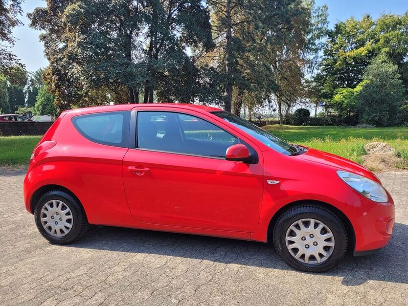 i20