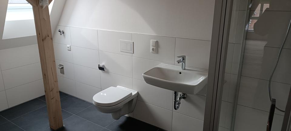 Dachgeschoßwohnung Oettingen in Bayern - 3 Zimmer, 92 m&sup2;, 1.200&euro; | Angebot:24875620
