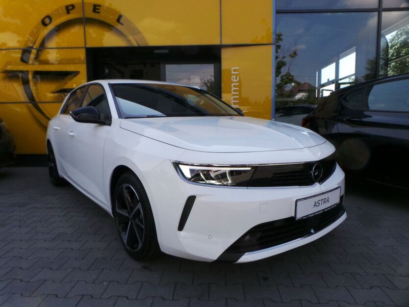 Opel Astra 37.500 km 18.880 € Bornheim 53332