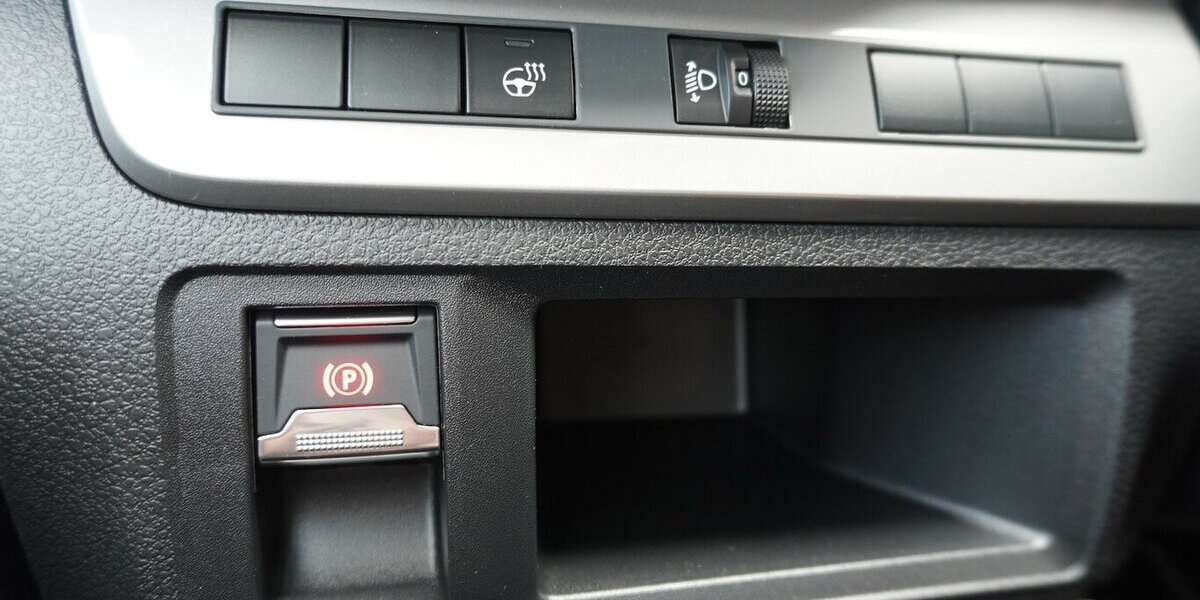 Fiat Ulysse L2 180 AT8 8-Sitzer / 10-Zoll Navi 15.712 km 37.961 &euro; Münchenbernsdorf 07589