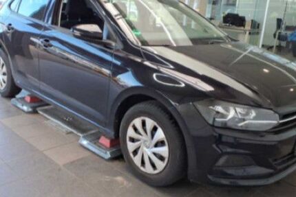 VW Polo 83.010 km 11.733 &euro; Kassel 34123
