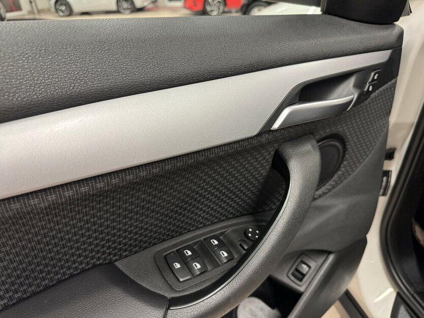 X2 xDrive 20i /LED/Navi/Ahk/VZE/Park-Ass
