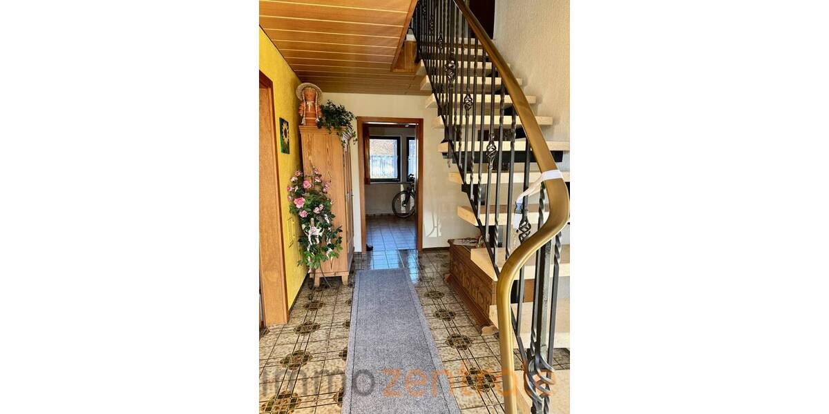 Einfamilienhaus Gunzenhausen Laubenzedel - 8 Zimmer, 203 m&sup2;, 329.000&euro; | Angebot:25680267