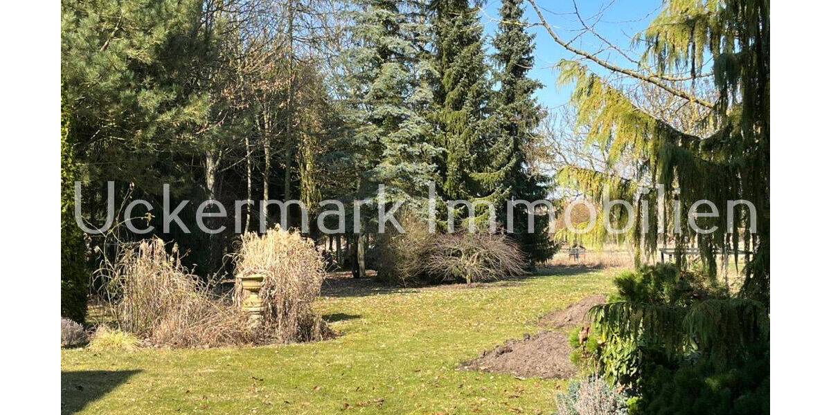 Einfamilienhaus Gramzow - 6 Zimmer, 140 m&sup2;, 320.000&euro; | Angebot:26066463