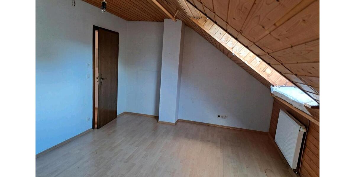 Reihenhaus Überherrn - 7 Zimmer, 204 m&sup2;, 300.000&euro; | Angebot:27208119
