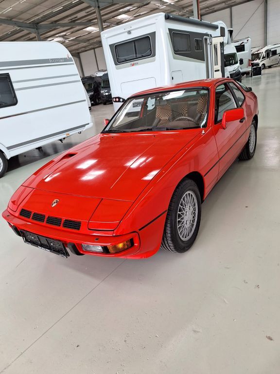 924