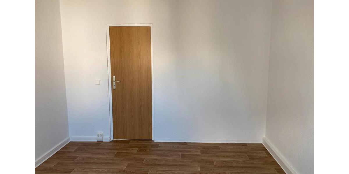 Dachgeschoßwohnung Gera - 3 Zimmer, 65 m&sup2;, 380&euro; | Angebot:26351072