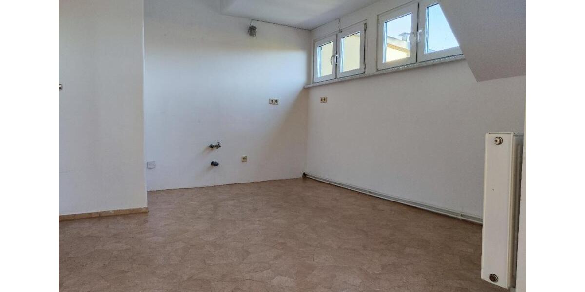 Dachgeschoßwohnung Welzow - 3 Zimmer, 125 m&sup2;, 450&euro; | Angebot:24430370