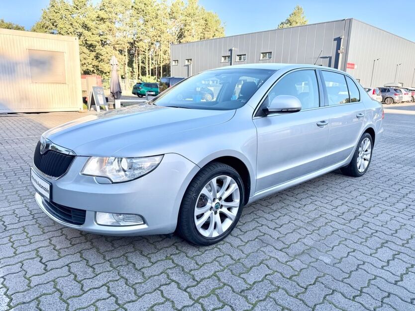 Skoda Superb 198.000 km 5.995 € Potsdam 14480