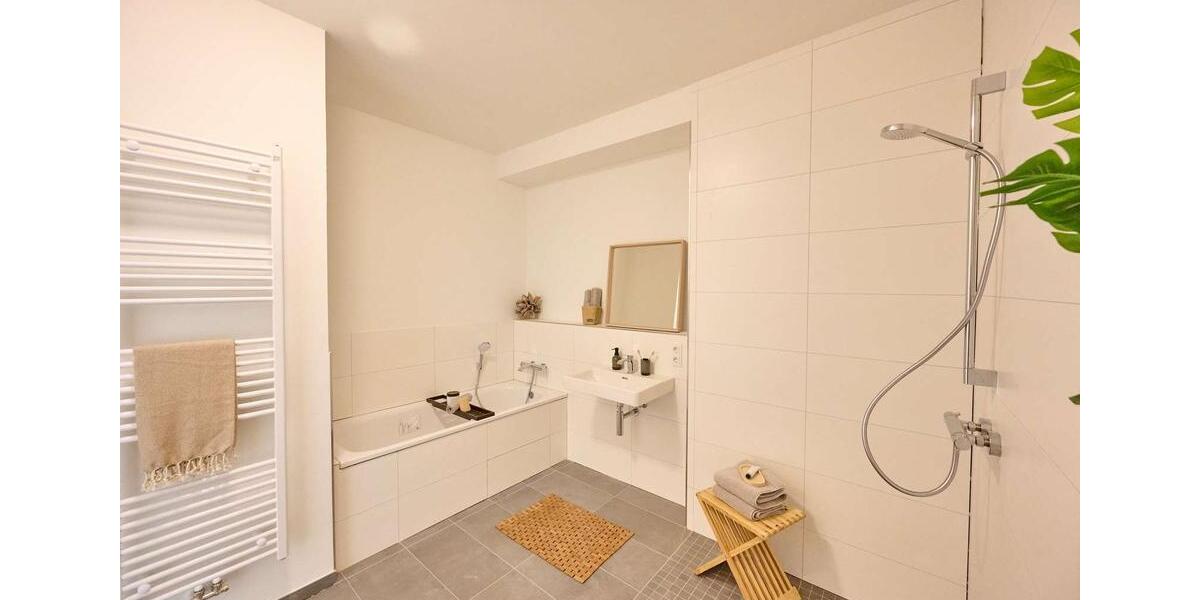 Erdgeschoßwohnung Berlin Lichtenberg - 3.5 Zimmer, 90 m&sup2;, 1.980&euro; | Angebot:26563363