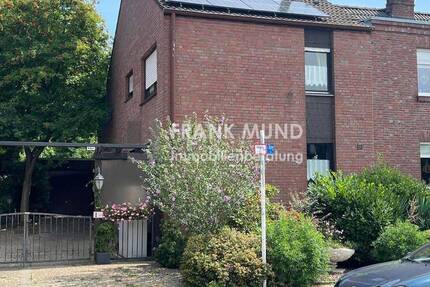 Gepflegte Doppelhaushälfte mit parkähnlichem Grundstück in beliebter Wohnlage von MG-West 3 zimmer