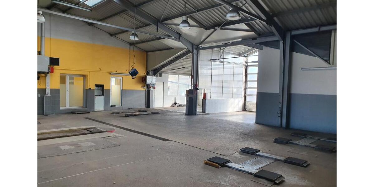 Gewerbeobjekt Saaldorf-Surheim Surheim - 4.700&euro; | Angebot:26339044