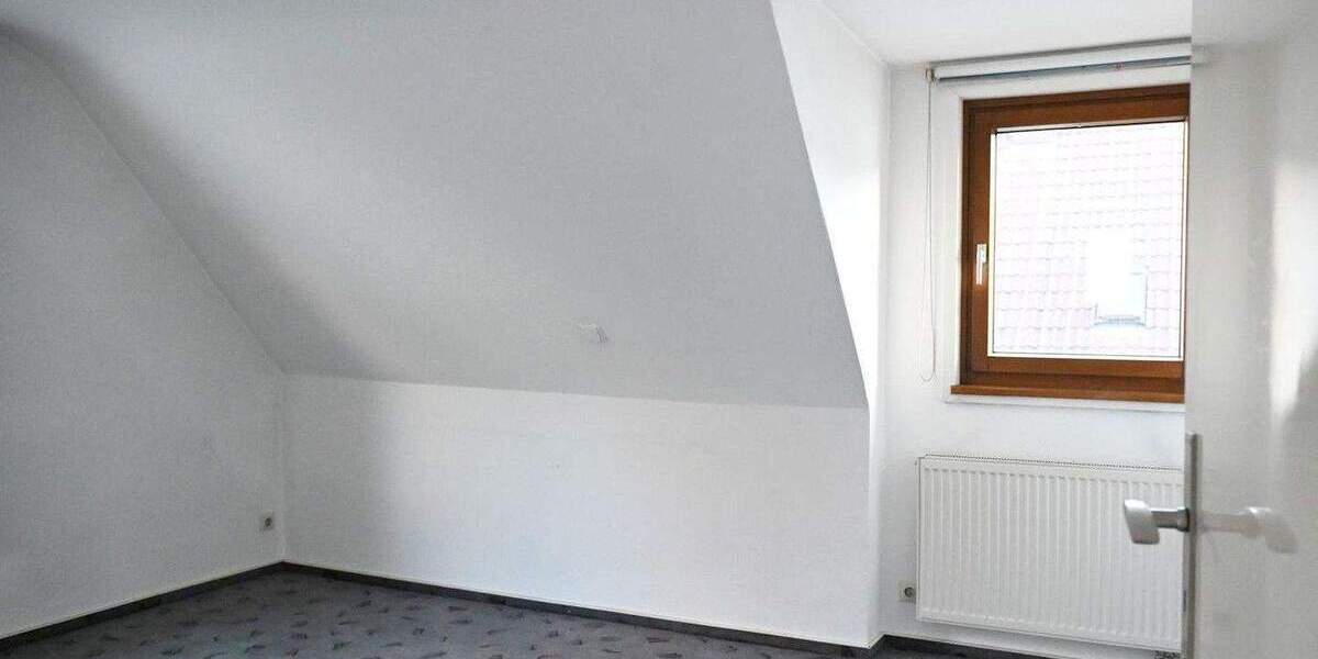 Einfamilienhaus Bad Urach - 5 Zimmer, 143 m&sup2;, 375.000&euro; | Angebot:25804260