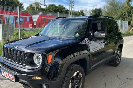 Jeep Renegade 204.500 km 9.999 € München 81929