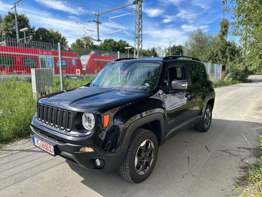Jeep Renegade 204.500 km 9.999 € München 81929