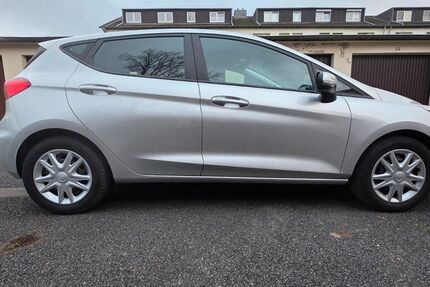 Ford Fiesta 17.719 km 11.900 &euro; köln 51061
