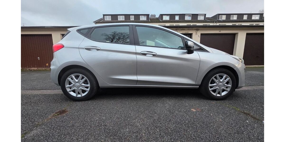 Ford Fiesta 17.719 km 11.900 &euro; köln 51061
