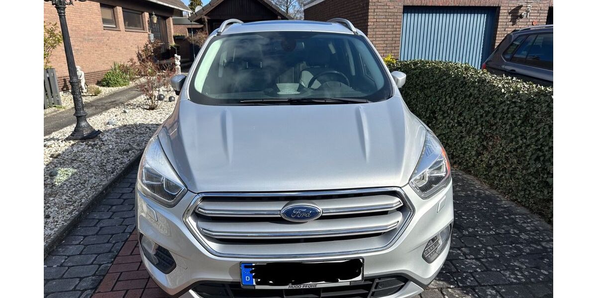Ford Kuga 117.500 km 8.900 &euro; Varel 26316