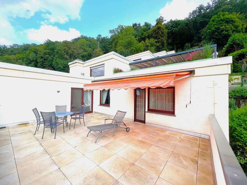 Wohnung zum Kaufen in Eppstein 265.000 € 138 m²