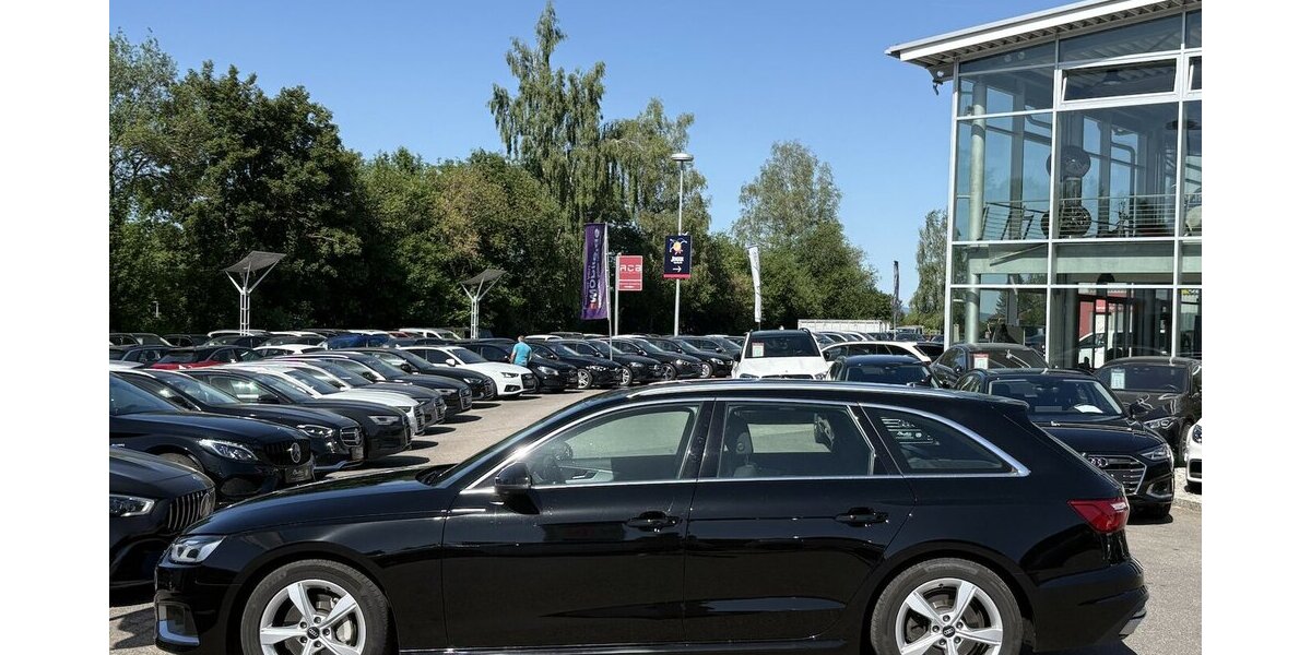 Audi A4 40 TDI quattro advanced ACC/DAB/NAVI/AHK/LED 71.953 km 25.900 &euro; Villingen-Schwenningen 78054