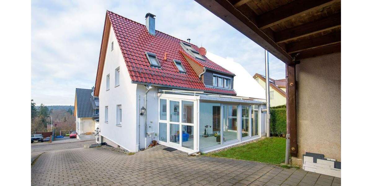 Doppelhaushälfte Pforzheim Huchenfeld - 6 Zimmer, 124 m&sup2;, 350.000&euro; | Angebot:23851785
