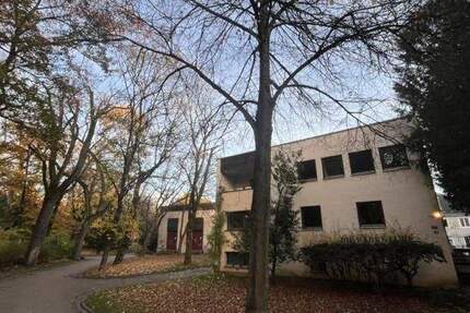 2-Familienhaus mitten im Park in der Regenburger Innenstadt 1 zimmer