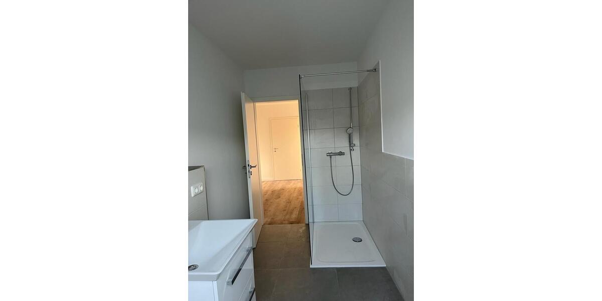Etagenwohnung Pinnow - 2.5 Zimmer, 80 m&sup2;, 800&euro; | Angebot:26278629