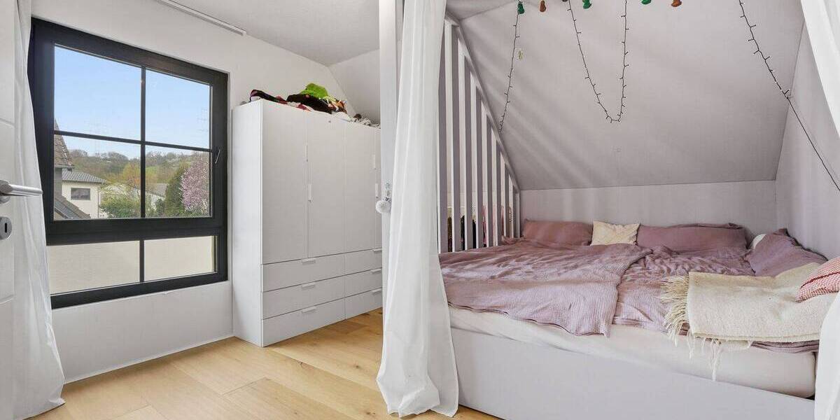 Einfamilienhaus Bad Neuenahr-Ahrweiler Bad Neuenahr - 7 Zimmer, 220 m&sup2;, 525.000&euro; | Angebot:26036850