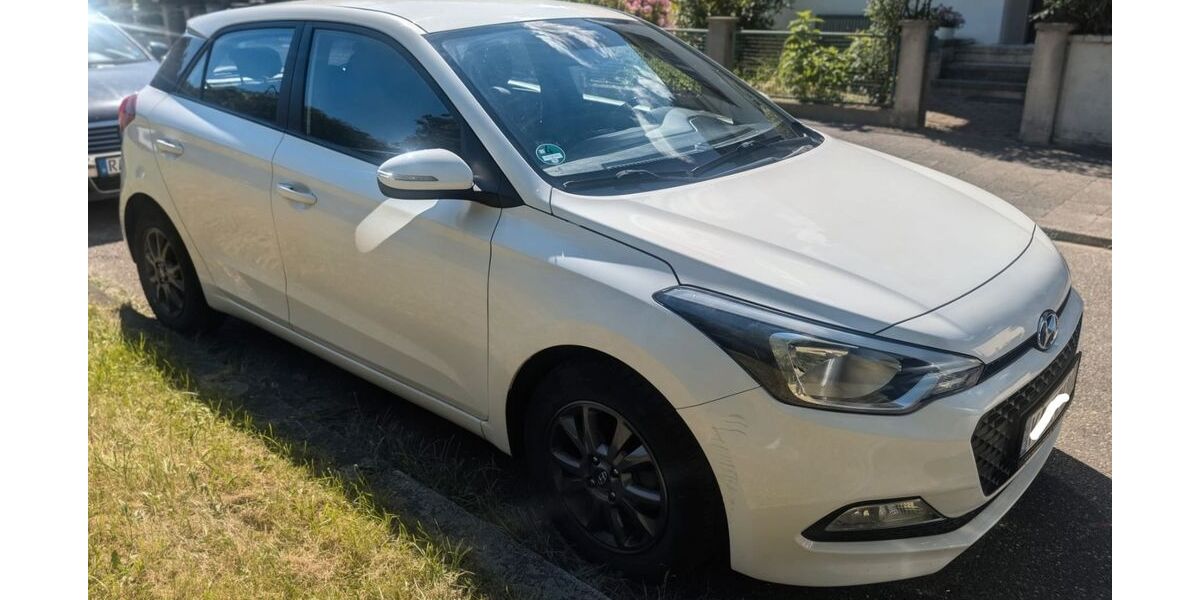 Hyundai i20 80.000 km 8.490 &euro; Karlsruhe 76185