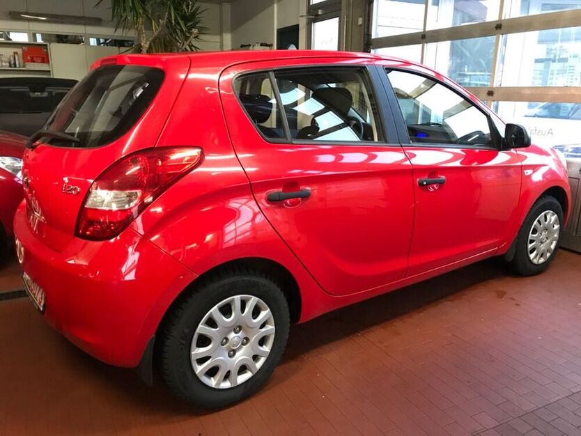 i20
