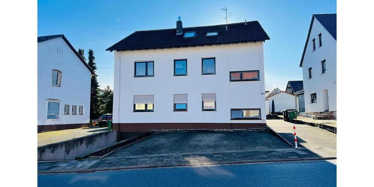 Helle 3-Zimmer-Wohnung mit großem Balkon und Stellplatz 3 zimmer