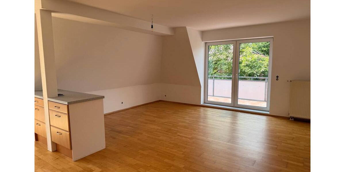 Dachgeschoßwohnung Westerstede - 3 Zimmer, 74 m&sup2;, 225.000&euro; | Angebot:27070732
