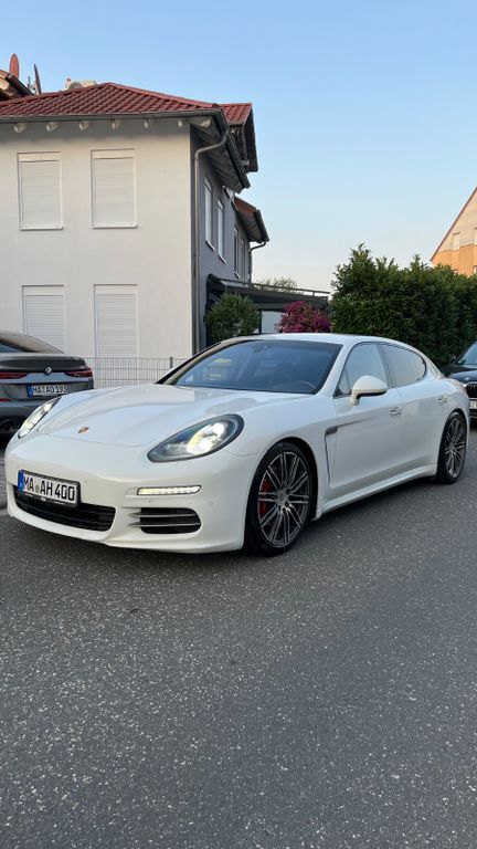 Porsche Panamera 192.000 km 33.200 € Mannheim 68259