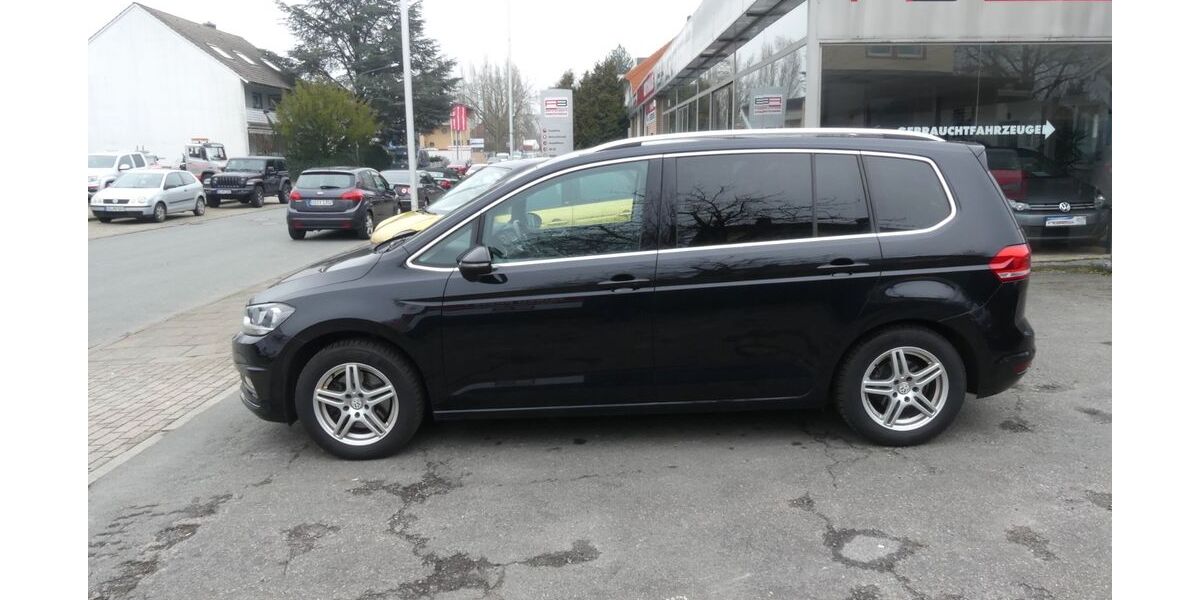 VW Touran 145.150 km 17.990 &euro; Osnabrück 49084