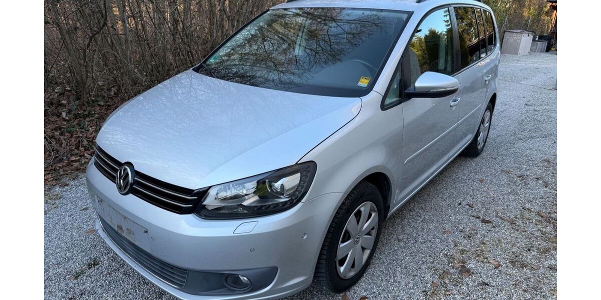 VW Touran 81.000 km 6.900 &euro; München 81827