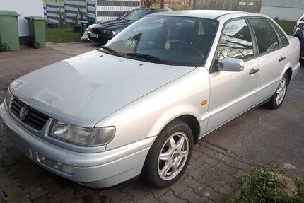 VW Passat 98.000 km 2.999 &euro; Regensburg 93057