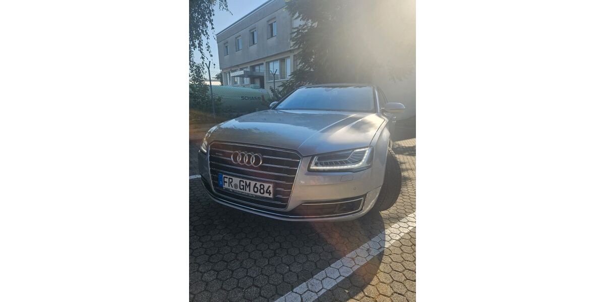 Audi A8 225.000 km 22.000 &euro; Freiburg 79112