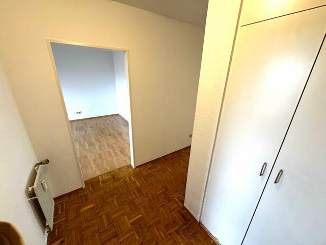 Dachgeschoßwohnung Trier Kürenz - 2 Zimmer, 60 m&sup2;, 750&euro; | Angebot:25607117