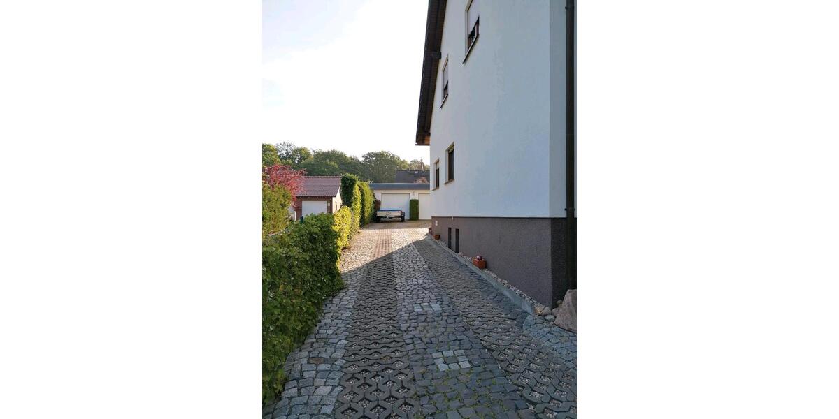 Einfamilienhaus mit Einliegerwohnung und Keller 10 zimmer