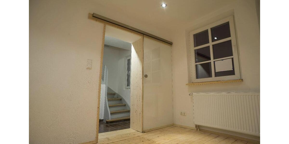 Einfamilienhaus Melsungen - 2 Zimmer, 95 m&sup2;, 900&euro; | Angebot:25943188