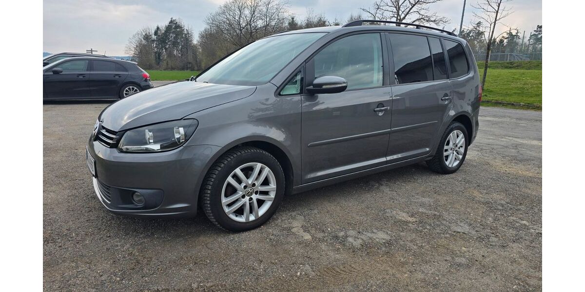 VW Touran 232.000 km 5.900 &euro; Hohenstein 65329