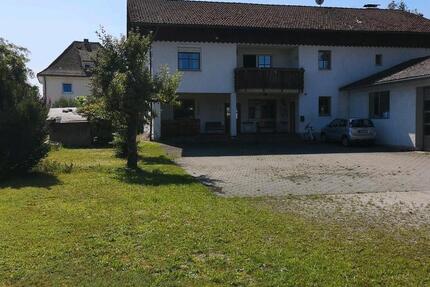 Wohnhaus mit Halle (Werkstatt) 9 zimmer