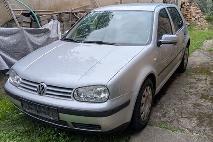 VW Golf 395.000 km 600 &euro; Jämlitz 03130