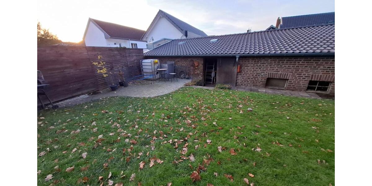 Einfamilienhaus mit geschlossenem Innenhof in HS zu vermieten 4 zimmer
