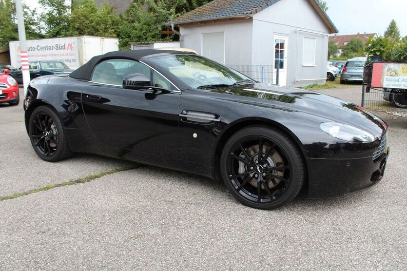 V8 Vantage