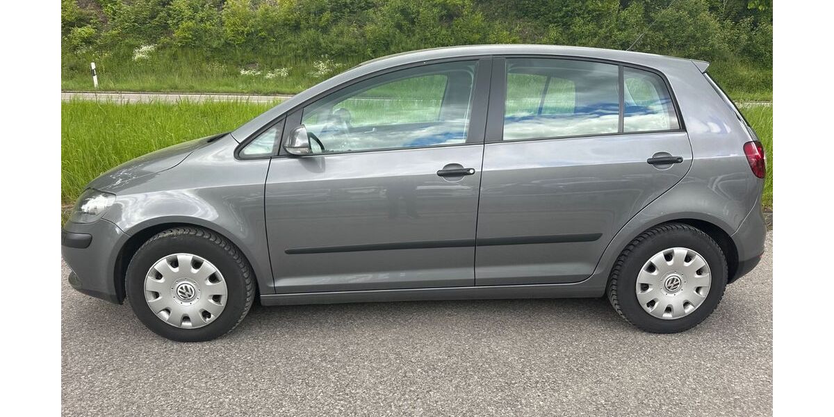 VW Golf 114.000 km 2.800 &euro; Altensteig 72213
