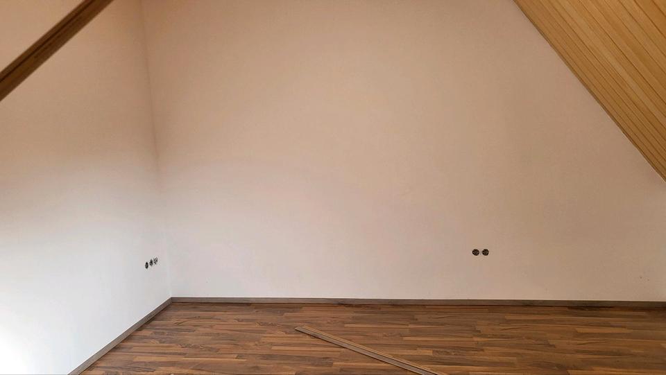 Einfamilienhaus Hillerse - 8 Zimmer, 220 m&sup2;, 1.600&euro; | Angebot:25246222